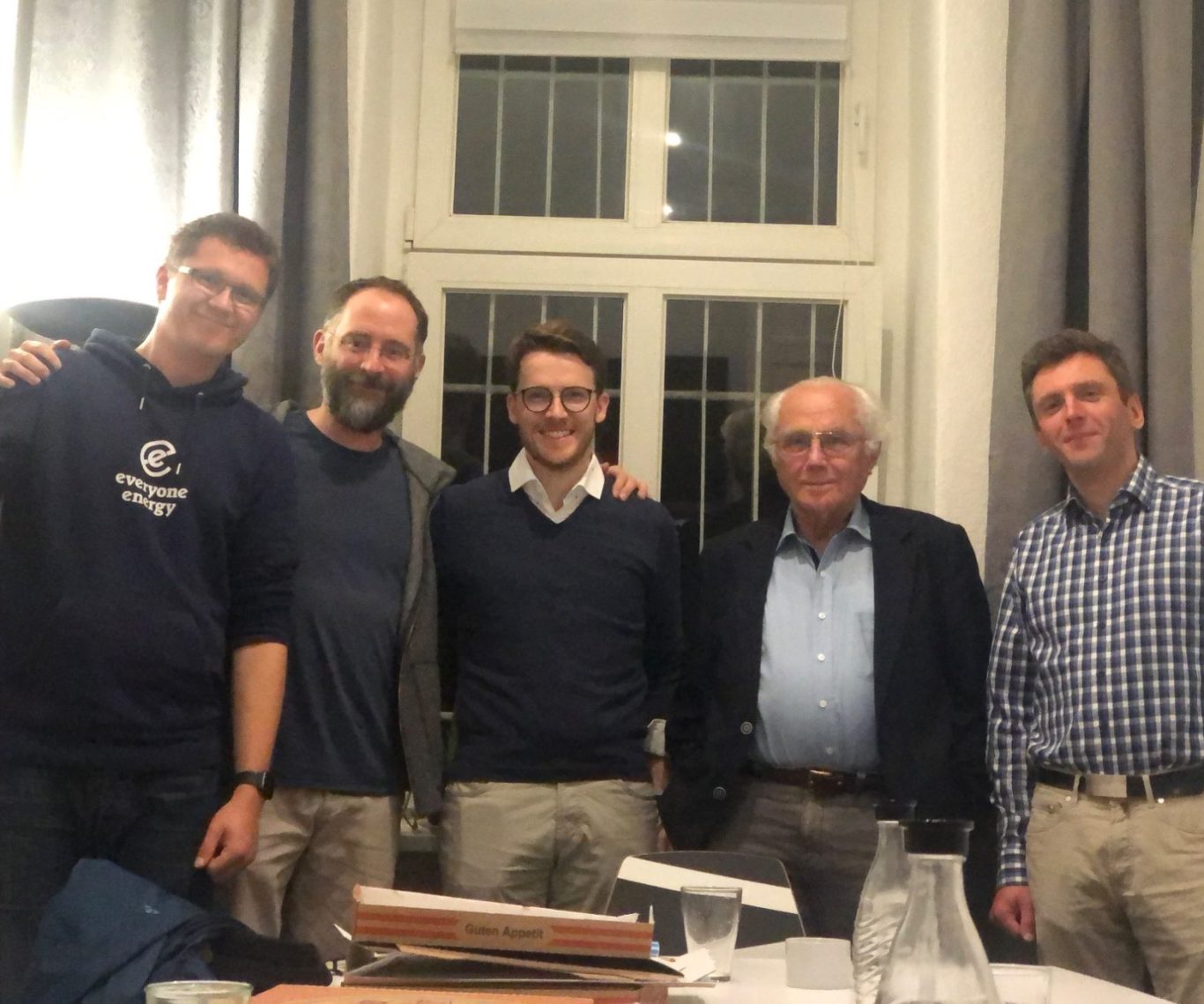 Team Das Gründungsteam von Pusteblume Energie: von links nach rechts:
Fabian Reetz
Martin Oetting
Thomas Schönland
Hermann Oetting
Johannes Kohl